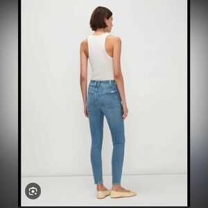 7 FOR ALL MANKIND “Portia” cropped stretch jeans, size 33. Excellent condition!!